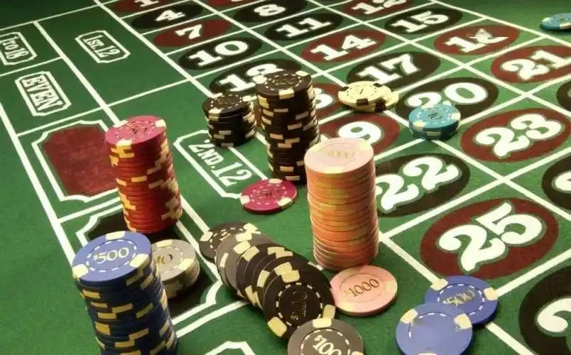 Bàn chơi Live Casino tại luckywin với dealer chuyên nghiệp qua video